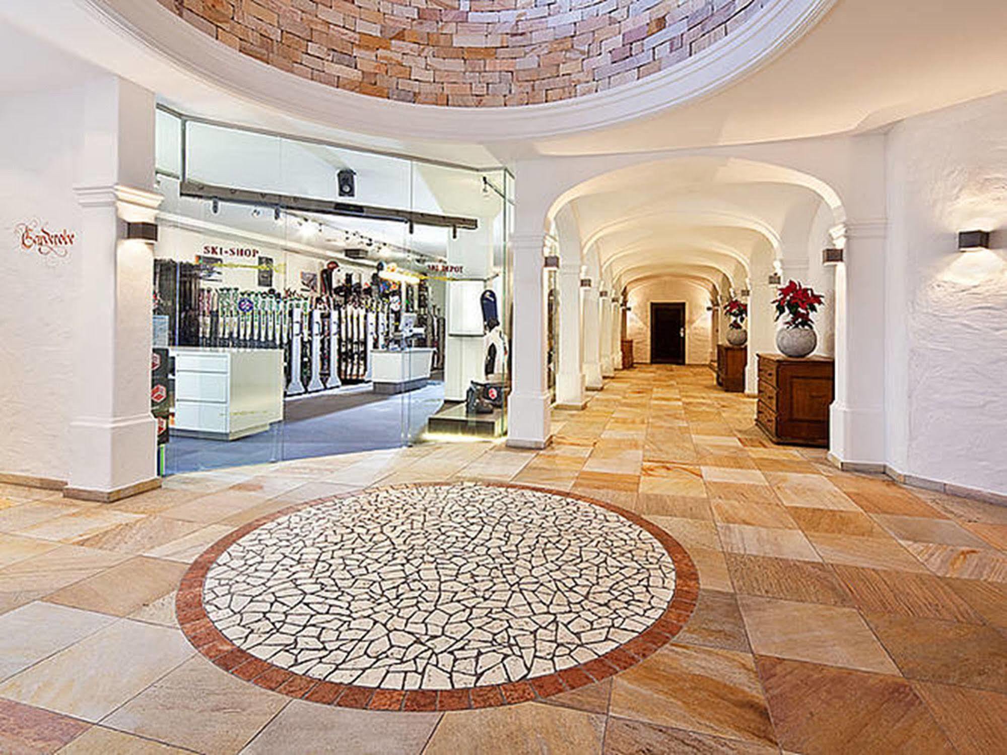 Hotel Romantica 4*